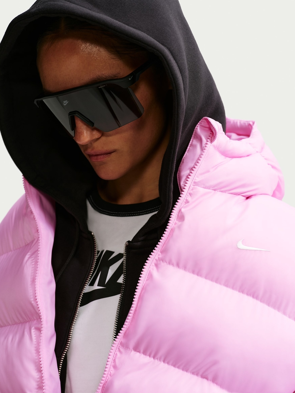 Nike SMALL Women's Therma-FIT Jacket - Picture 3 of 10